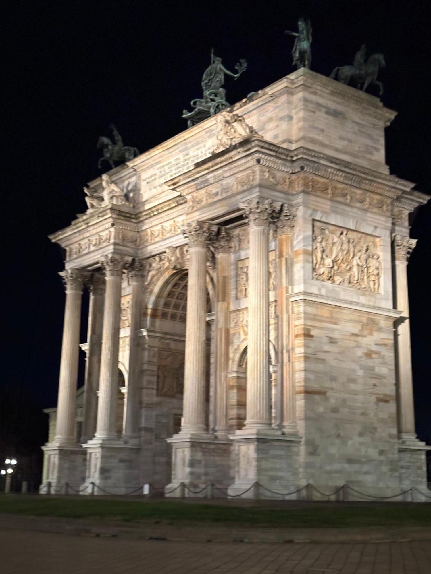 Arco Della Pace Apartment